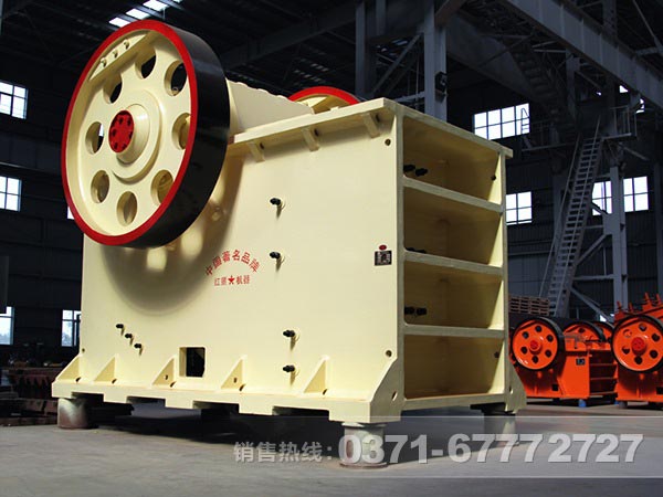 鈉長石顎式破碎機廠家哪里好？