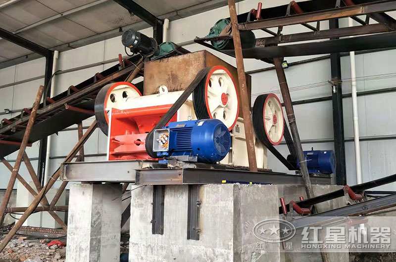 細(xì)碎破碎機(jī)有哪些？工作原理及型號(hào)參數(shù)介紹