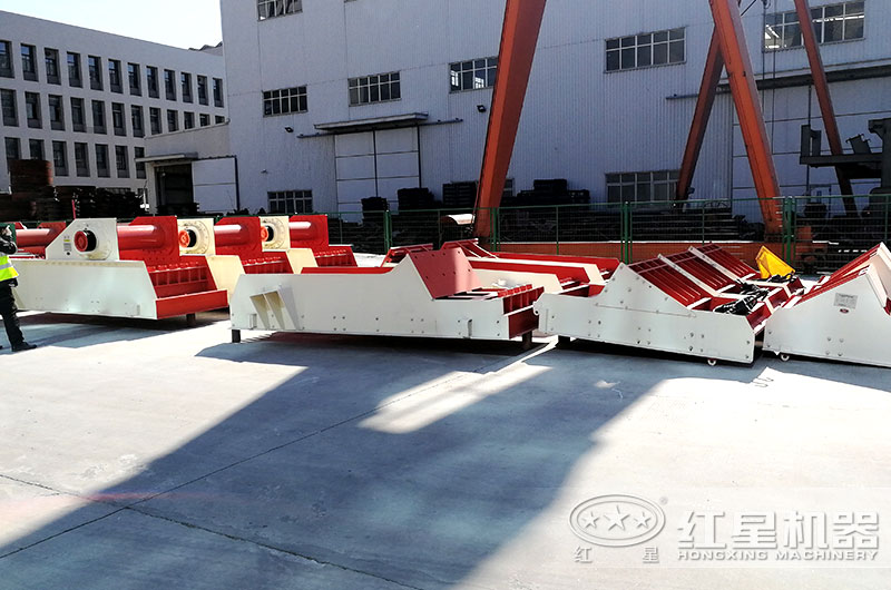 振動(dòng)給料機(jī)現(xiàn)貨供應(yīng)，型號(hào)全