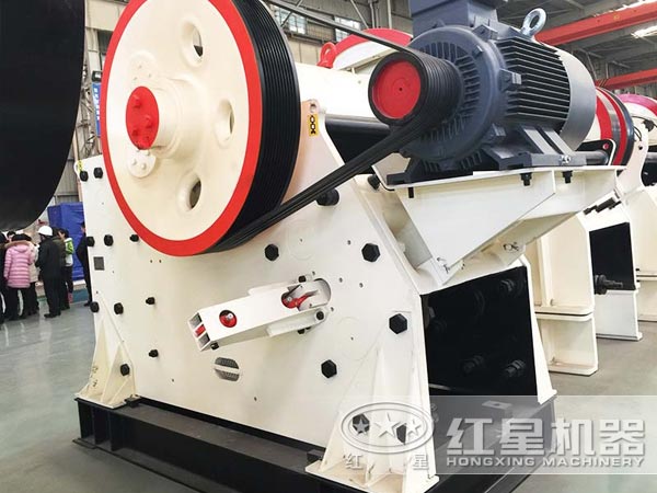 新一代CJ歐版顎式破碎機憑借高產(chǎn)、低耗迅速走紅市場