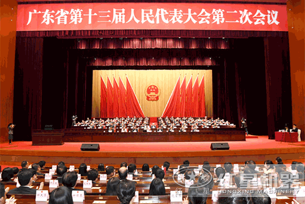 大型流動粉碎石頭一體機多少錢一臺？