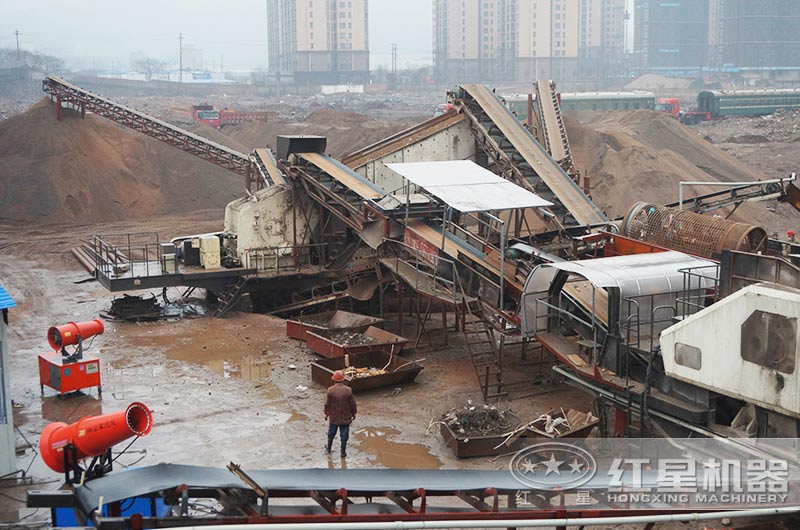 湖南株洲采用移動碎石設備處理建筑垃圾現(xiàn)場