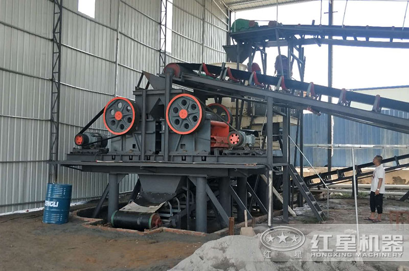 顎式碎裂設備的顎板有什么作用？宜采用哪種材料制作？