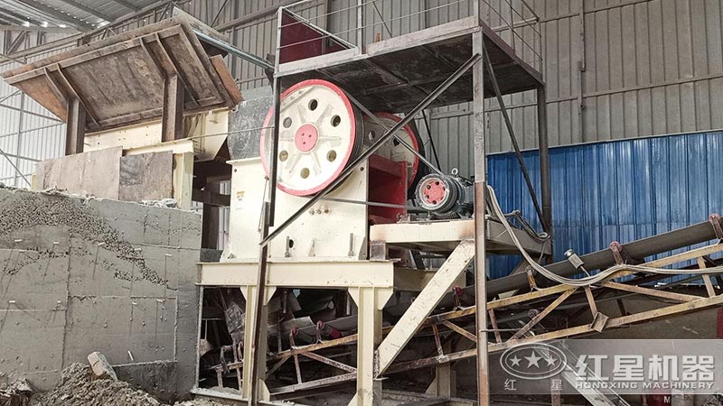 破碎機250x400自重多少噸？有全自動的嗎